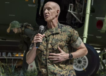 Esta imagen facilitada por el Cuerpo de Marines de EE.UU. muestra al Teniente General del Cuerpo de Marines de EE.UU. James Glynn, el 14 de julio de 2023. (Cabo Mitchell Johnson/Cuerpo de Marines de EE. UU. vía AP)