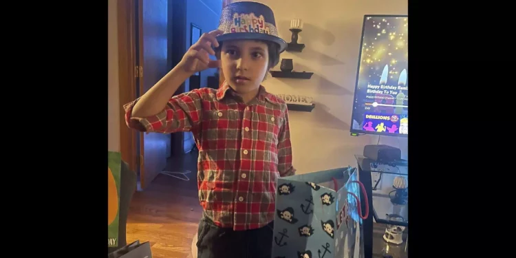 Esta foto sin fecha facilitada el 16 de octubre de 2023 por la sección de Chicago del Consejo de Relaciones Islámicas Americanas muestra a Wadea Al-Fayoume, un niño musulmán de 6 años presuntamente asesinado por su casero a causa de la guerra de Gaza de 2023. (CAIR-Chicago vía AP)