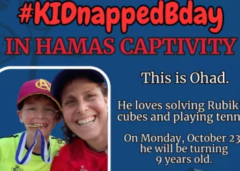 Embajador insta a felicitar a niño secuestrado por Hamás