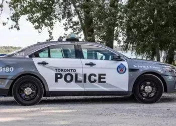 Arrestan a 3 hombres que amenazaron escuela judía en Toronto