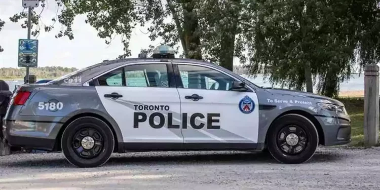 Arrestan a 3 hombres que amenazaron escuela judía en Toronto