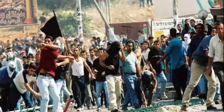 Árabes israelíes protestan por la guerra de Israel contra Hamás