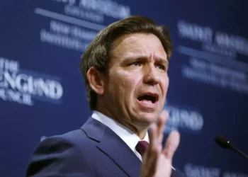 DeSantis rechaza acogida de refugiados palestinos en EE. UU.