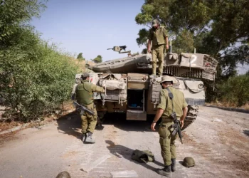 Soldados israelíes en una zona de concentración cerca de la frontera israelí con Líbano, norte de Israel, 22 de octubre de 2023. (David Cohen/Flash90)
