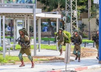 Israel evacua a civiles de la periferia de Gaza