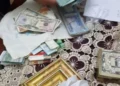 Ilustrativo: Dinero incautado por las fuerzas de seguridad israelíes, sospechoso de haber sido entregado a familias de terroristas por Hamás, el 14 de agosto de 2017. (Shin Bet)