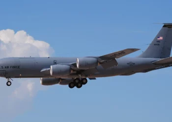 KC-135R número de cola 58-0109 delante del hangar principal en Sioux City, Iowa, el 16 de octubre de 2021. Foto de la Guardia Nacional Aérea de EE.UU. Sargento Mayor Vincent De Groot.