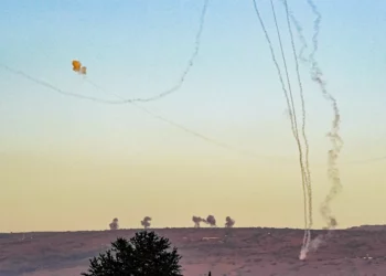 Hezbolá dispara 20 cohetes contra el Golán y las FDI responden