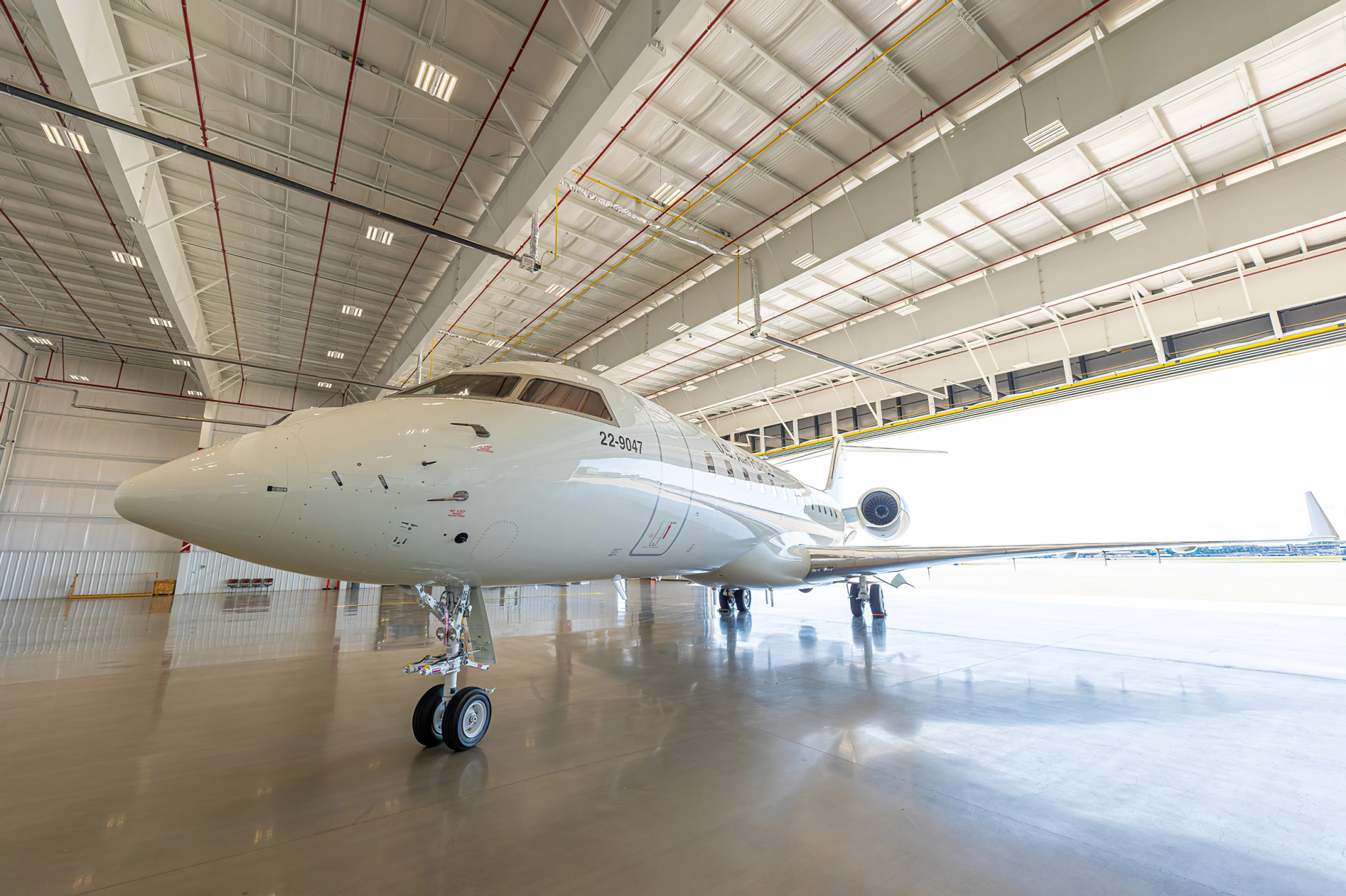 Entrega de aeronave Global 6000 al BACN de USAF