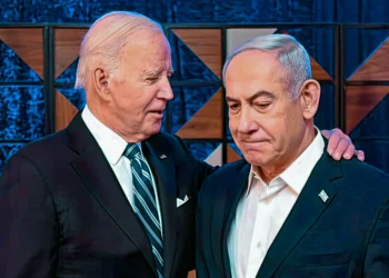 Qué hay detrás del abrazo de oso de Biden a Israel