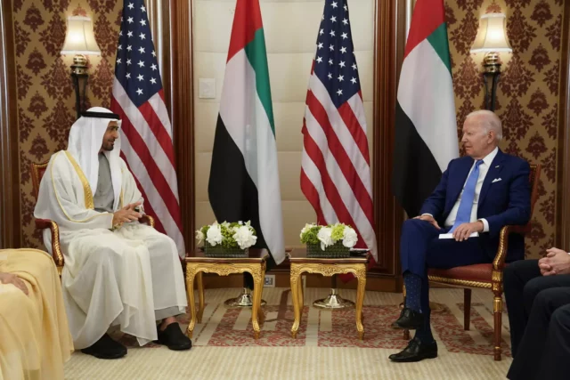 Biden discute guerra entre Israel y Hamás con líder emiratí