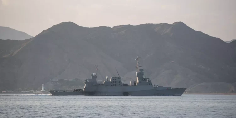 Las FDI envían lanchas misileras a la zona del mar Rojo