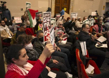 California rechaza una moción para condenar a Hamás