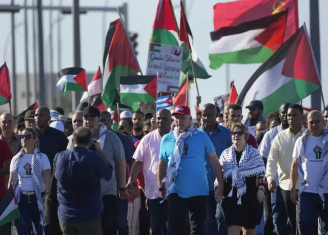 Presidente cubano encabeza marcha contra Israel en La Habana