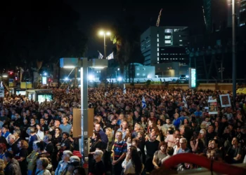 100.000 personas se manifiestan por los rehenes en Tel Aviv