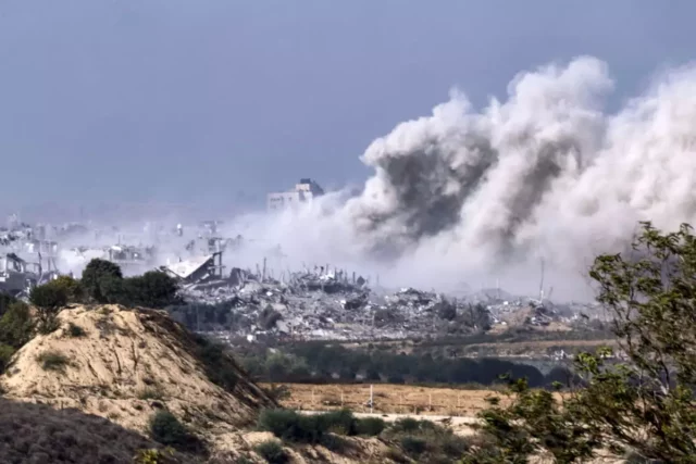 Sderot advierte a residentes por fuertes explosiones en la región de Gaza