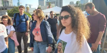 Padres de rehenes se oponen al acuerdo y piden acción militar