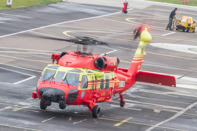Rumanía recibe primeros helicópteros Sikorsky S-70 Black Hawk