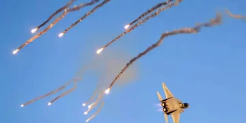 Cazas israelíes atacan objetivos de Hezbolá en el sur del Líbano