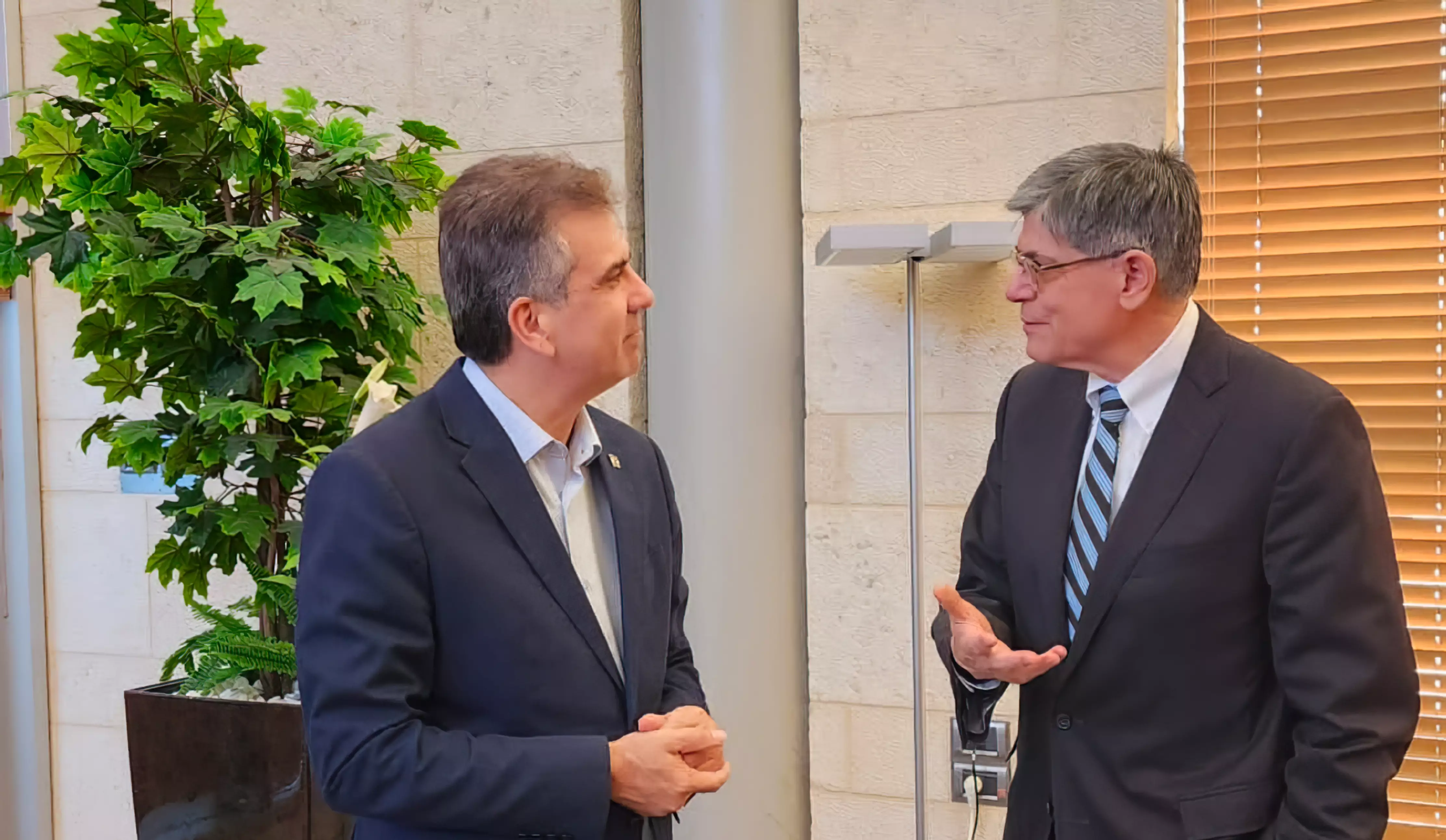 Ministro israelí recibe al nuevo embajador de EE. UU.