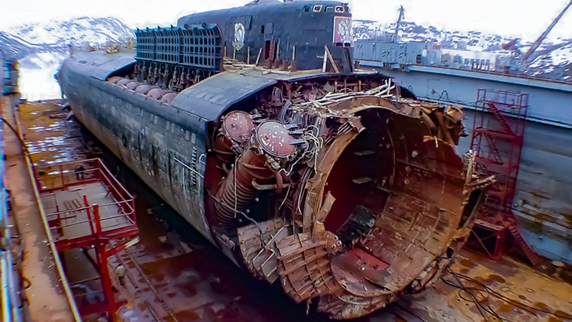 Почему не спасли подводников с курска. Подводная лодка к-141 «Курск». Курск 141 атомная подводная лодка. К-141 «Курск». 12 Августа 2000 Курск подводная лодка.