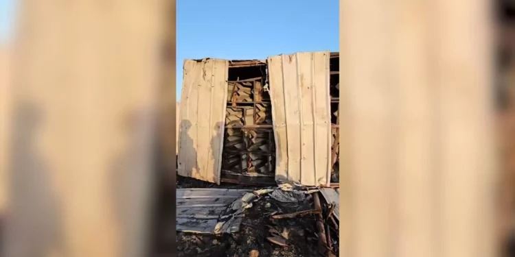 Lanzacohetes en contenedor en la costa de Gaza cerca a vivienda