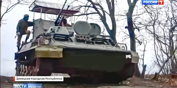 Un MT-LB soviético con cañón naval sorprende en Ucrania