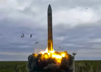 Rusia cargó un misil nuclear Avangard en el silo de Orenburg