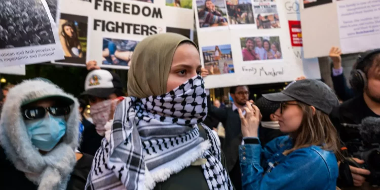 Universidad de Columbia suspende grupos antiisraelíes SJP y JVP