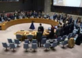Archivo: El Consejo de Seguridad de la ONU guarda un minuto de silencio antes de reunirse para tratar la guerra entre Israel y Hamás, en la sede de la ONU en Nueva York, el 10 de noviembre de 2023. (TIMOTHY A. CLARY / AFP)