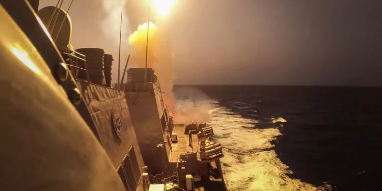 Marina de EE. UU. derriba dron de Yemen sobre el mar Rojo