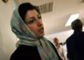 Narges Mohammadi, activista iraní de derechos humanos de la oposición, en el Centro de Defensores de los Derechos Humanos de Teherán, 25 de junio de 2007. (Behrouz Mehri/AFP)