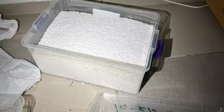 Sospechoso material para fabricar bombas encontrado en la casa de Jerusalén Este de dos sospechosos de terrorismo en una foto publicada el 2 de noviembre de 2023 (Policía de Israel).