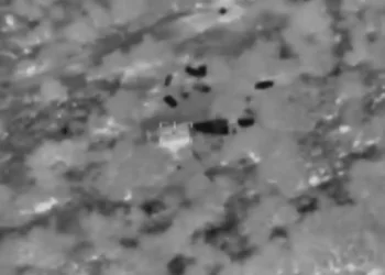 Las Fuerzas de Defensa de Israel atacan varios emplazamientos de Hezbolá en el sur del Líbano el 10 de noviembre de 2023. (Captura de pantalla/X)