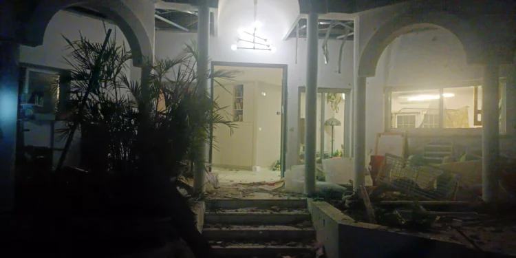 Un cohete de Gaza alcanza una vivienda en el centro de Israel