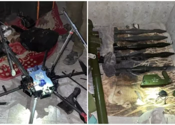 Estas fotos muestran un avión no tripulado de Hamás y explosivos recuperados por las tropas de la FDI de una casa en el norte de Gaza Beit Hanoun, 5 de noviembre de 2023. (Fuerzas de Defensa de Israel)