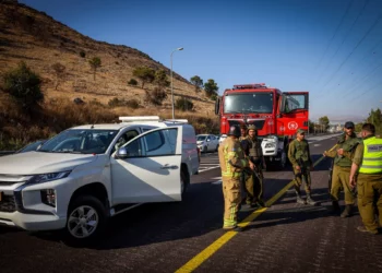 Hezbolá dispara misil antitanque contra auto israelí: un herido
