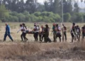 Evacuación de heridos en las cercanías de la ciudad israelí de Sderot. | Menahem Kahana (Europa Press)