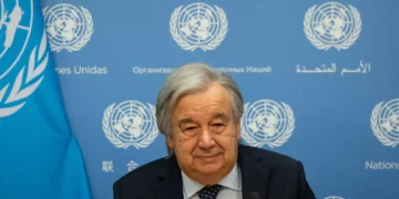 El Secretario General de la ONU, Antonio Guterres, pronuncia un discurso durante un debate abierto del Consejo de Seguridad sobre el mantenimiento de la paz y la seguridad internacionales en la sede de la ONU en Nueva York el 20 de noviembre de 2023. (Yuki IWAMURA / AFP)