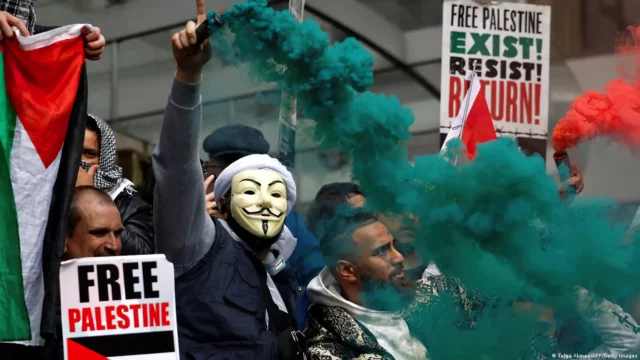 Ministra británica critica la indulgencia con disturbios pro palestinos