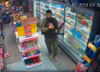 Vídeo del 7 de octubre: Terroristas saquean tienda en gasolinera