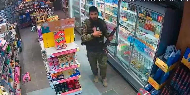 Vídeo del 7 de octubre: Terroristas saquean tienda en gasolinera