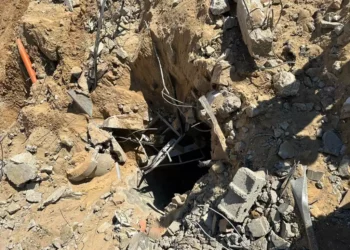 Un túnel que la FDI dice que se encontró dentro del complejo del Hospital Shifa en la ciudad de Gaza, 16 de noviembre de 2023. (FDI)