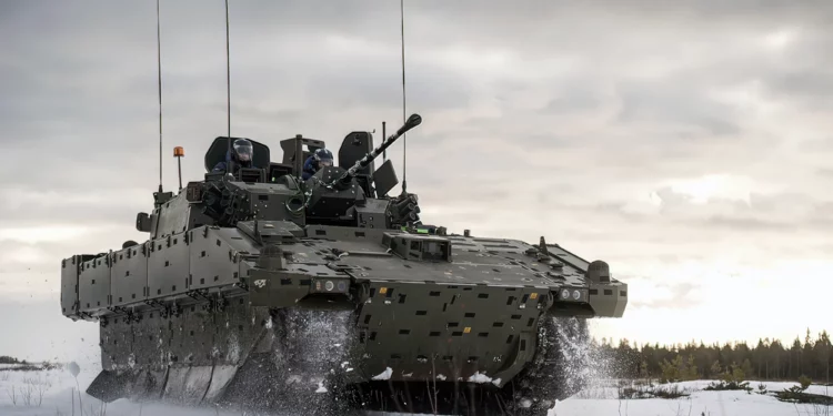 Vehículo blindado de combate AJAX del ejército británico progresa