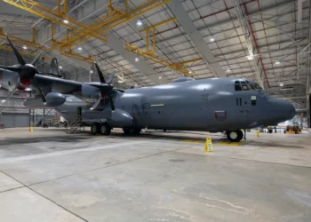 Primer Lockheed Martin C-130J de Nueva Zelanda sale del taller