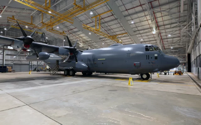 Primer Lockheed Martin C-130J de Nueva Zelanda sale del taller