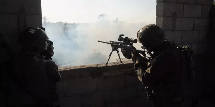 Persisten combates contra agentes de Hamás en el norte de Gaza