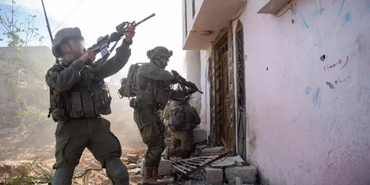 Soldados de Israel se enfrentan al batallón Daraj-Tuffah de Hamás en Gaza