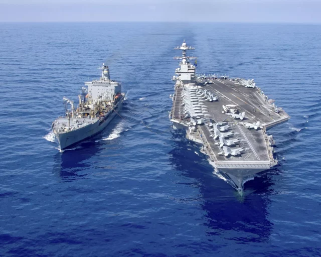 EE. UU. mantiene dos portaaviones en el Mediterráneo