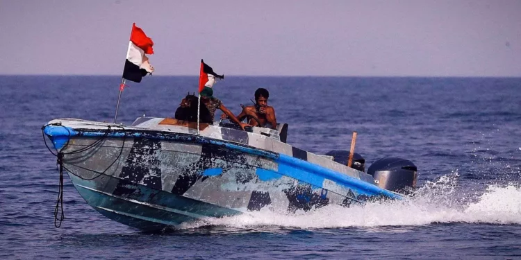 Dos embarcaciones de hutíes armados hundidas en el mar Rojo